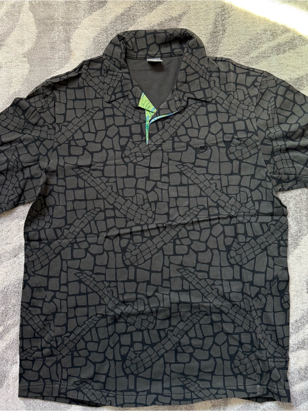 Nike Men’s XXL vintage Geometric Animal Pattern Polo Shirt 90s